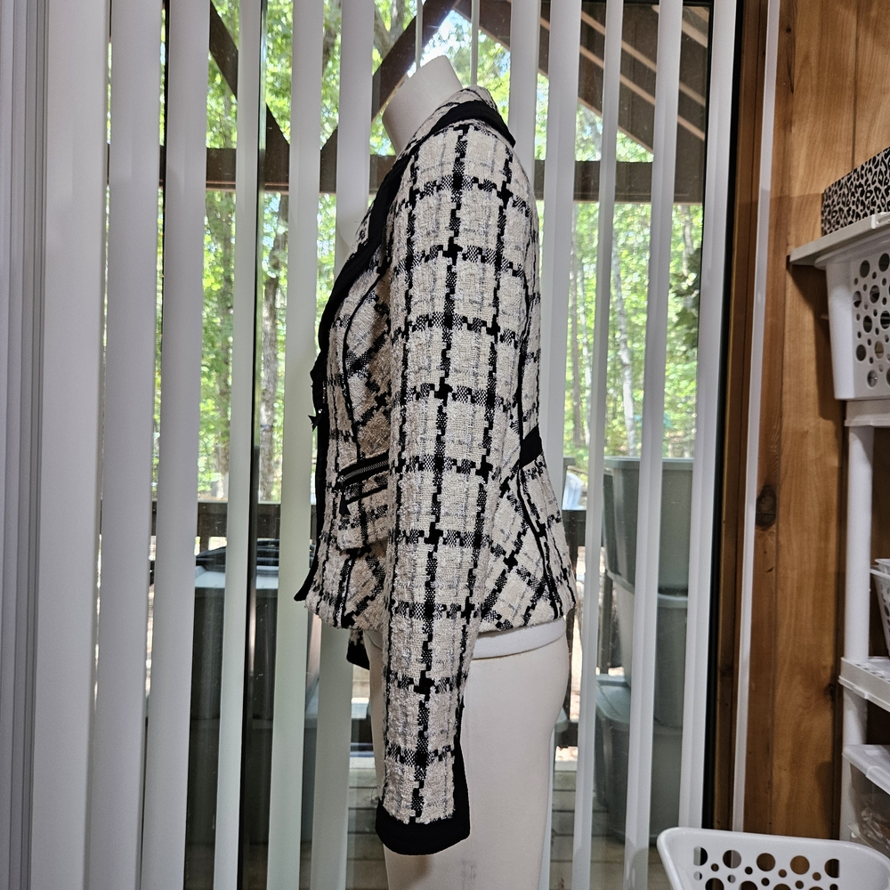 WHITE HOUSE BLACK MARKET Chic Women's Black/White Plaid Blazer Sz 4 - Picture 2 of 10